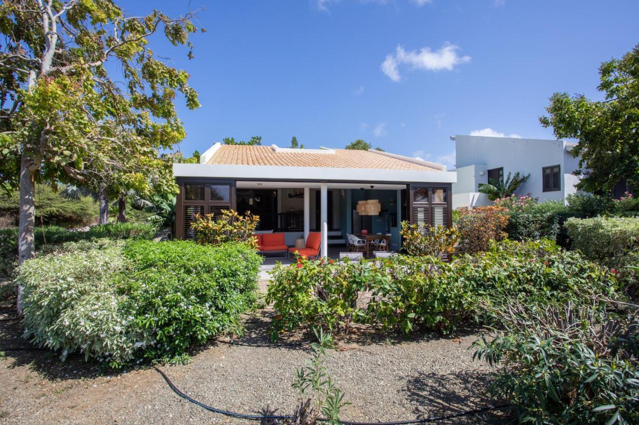 Blue Bay Bungalows - The Garden Sint Michiel Exterior photo